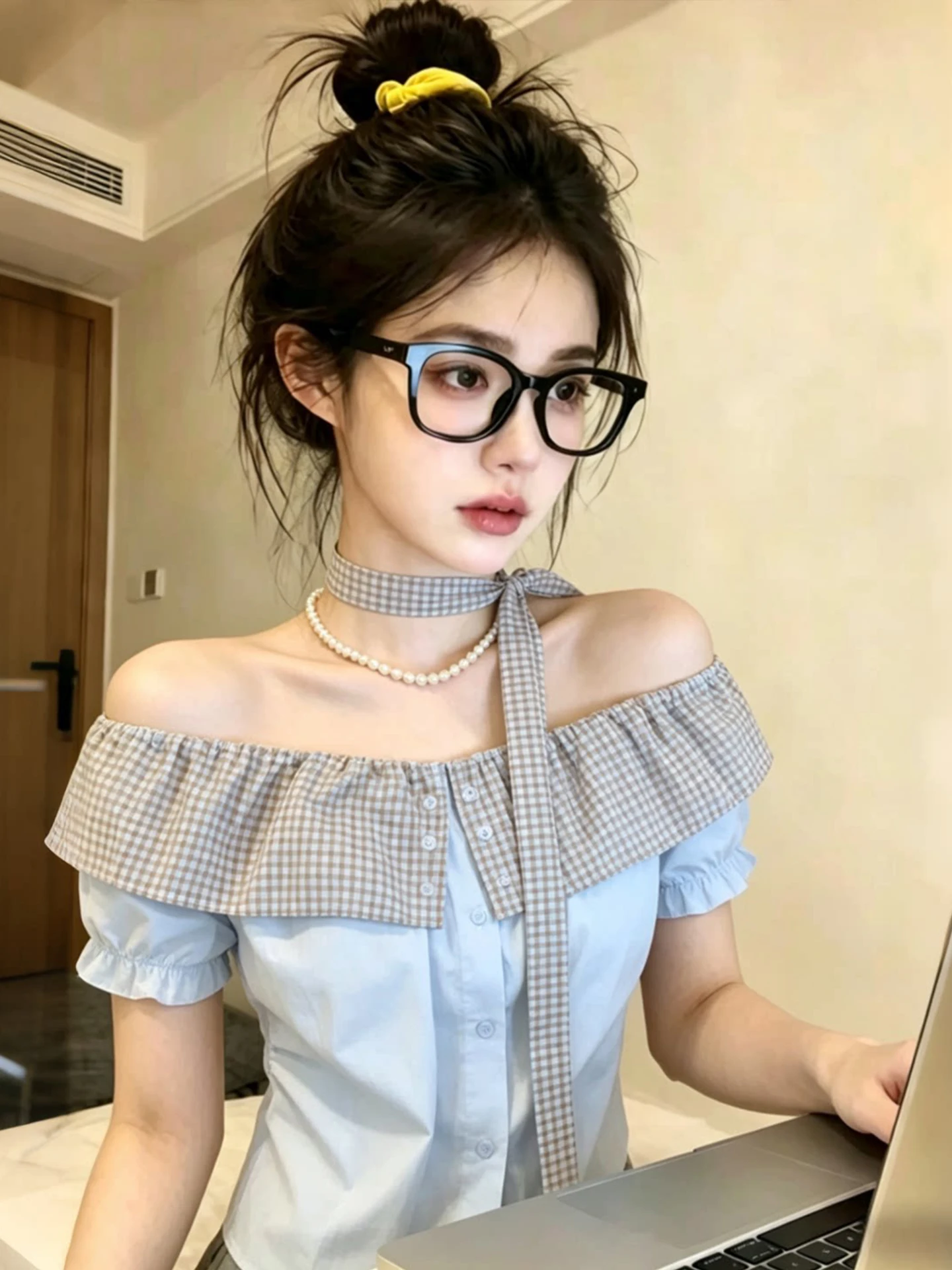 

Korean Style Self-Preserved One-Shoulder Scarf Shirt Women's Summer New Unique Top Breathable Skin-Friendly Short Sleeve Butt...
