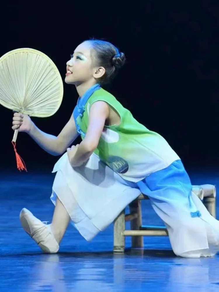 Children's dance costume girl's national stage props performance costume fan dance costume