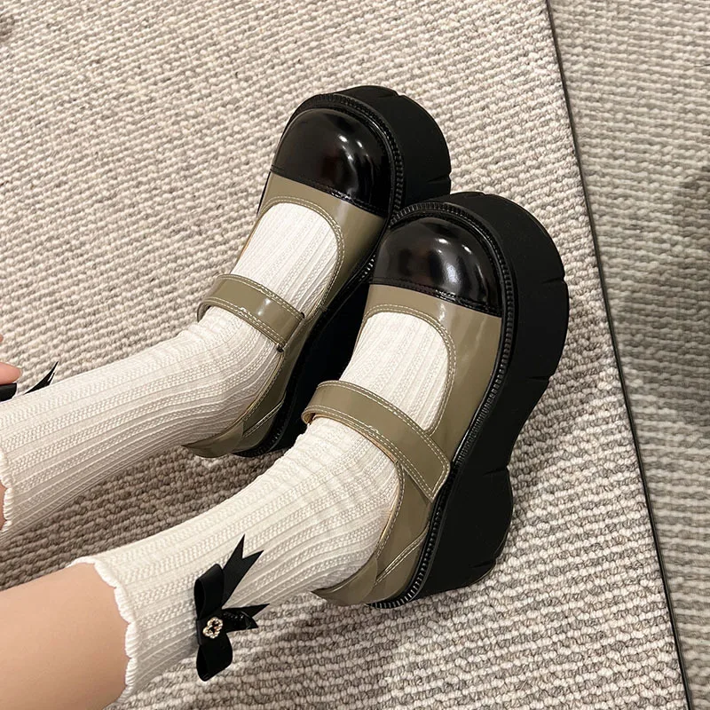 2025 primavera colores mezclados plataforma de piel de vaca zapatos Mary jane punta redonda cuñas con cordones bombas de gran tamaño
