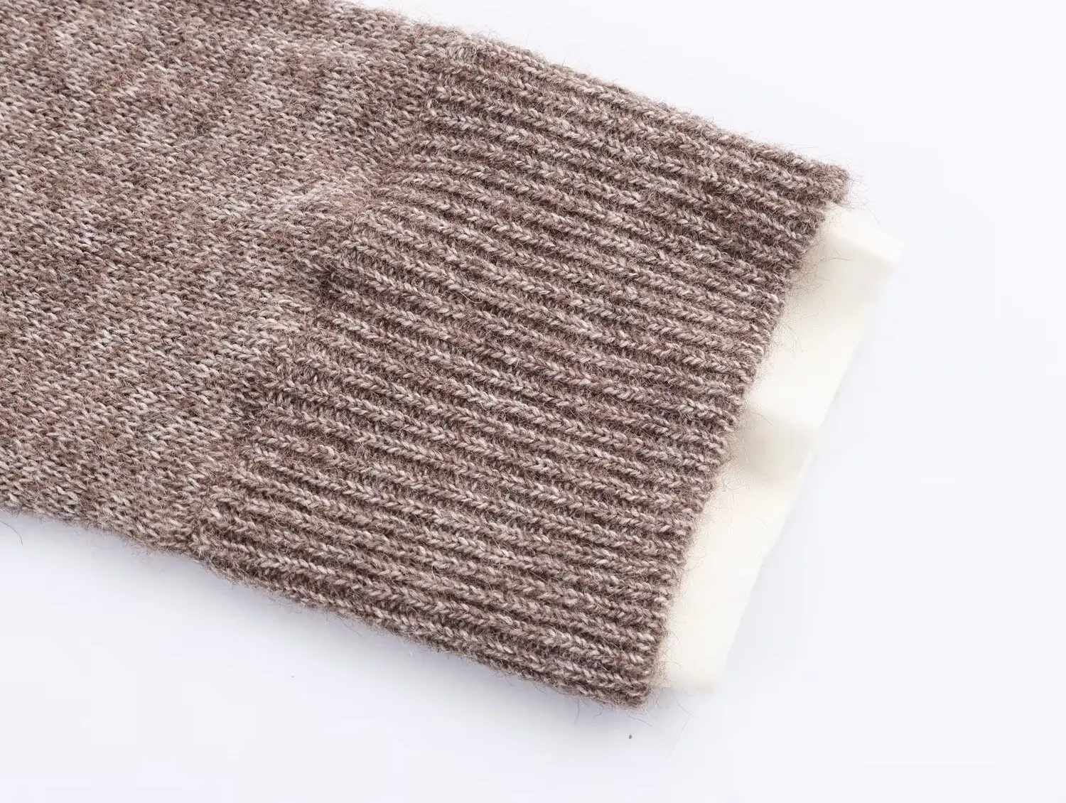 KONDALA Autumn Women Casual Cardigan O-Neck Buttons Knitted Tops 2025 Fall Winter Fashion Vintage Chic Female Elegant Cardigan