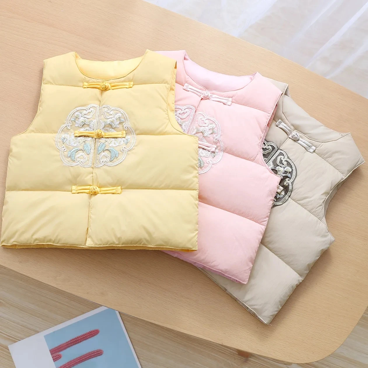 

Chinese Style Children's Down Vest Autumn Winter Solid Color Baby Warm Vest Boys Girls Wearing Casual Embroidered Down Vest