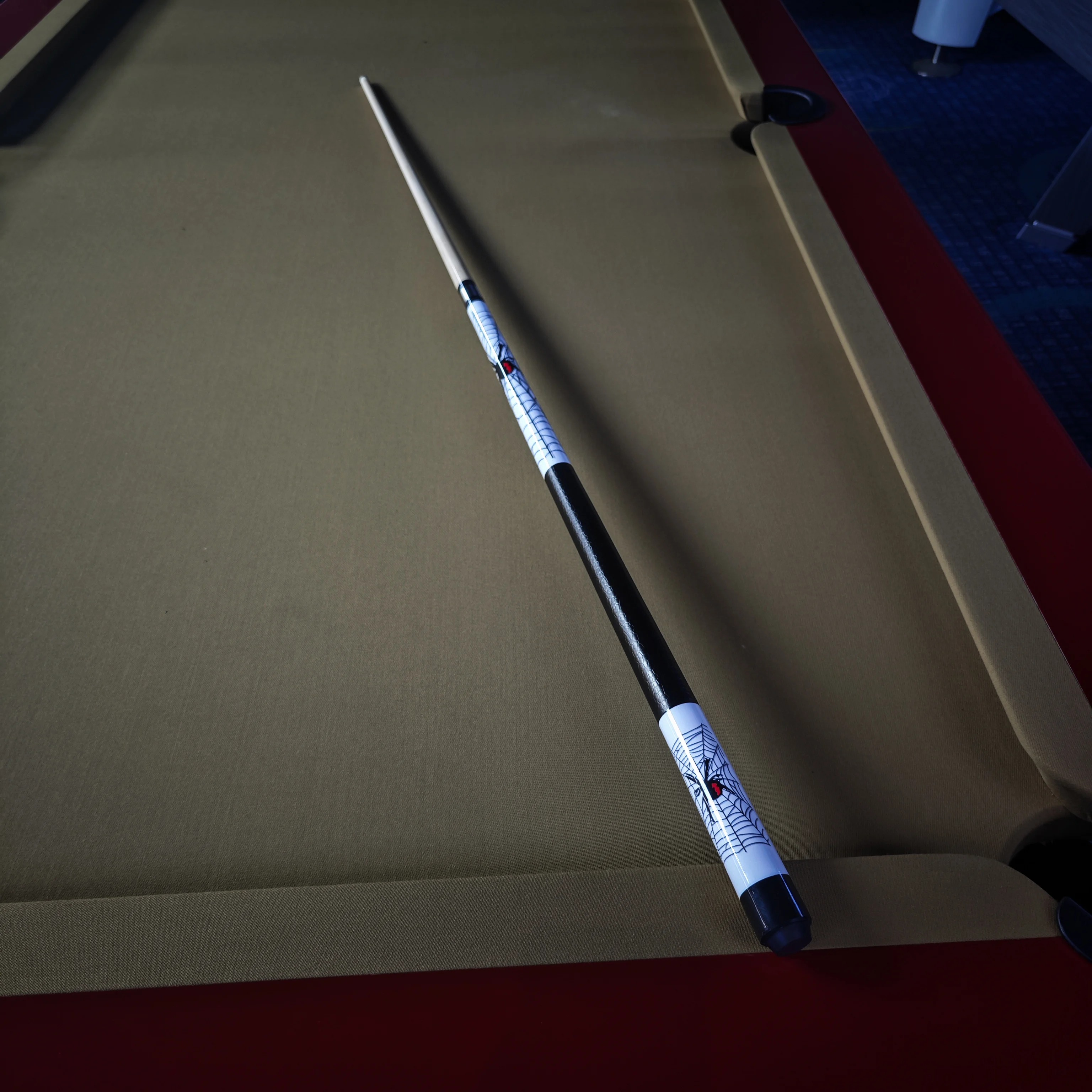 High Quality Wood Spider Pool Cue Stick with 13mm Tip and Leather Anti slip Grip Handle Ideal for Billiards Pool Cue Club