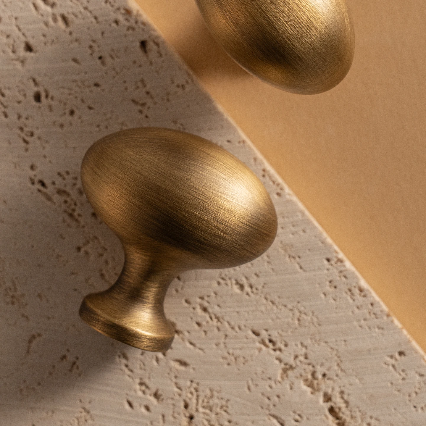 Antique brushed brass single-hole cabinet knob 24