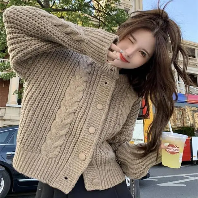 

2024 New Autumn Winter Sweater Women's Coat Loose Lazy Style Ins Korean Short Twist Knitted Sweater Cardigan Coat Women's Top