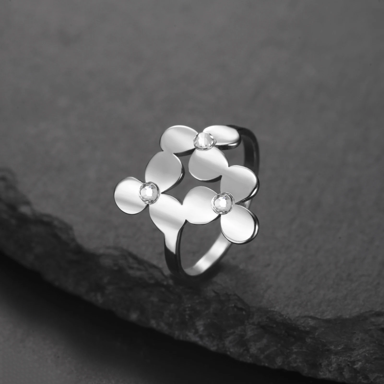 COOLTIME Fashion Flower Stainless Steel Ring for Women Elegant Bohemian Wedding Ring Jewelry Anniversary Gift