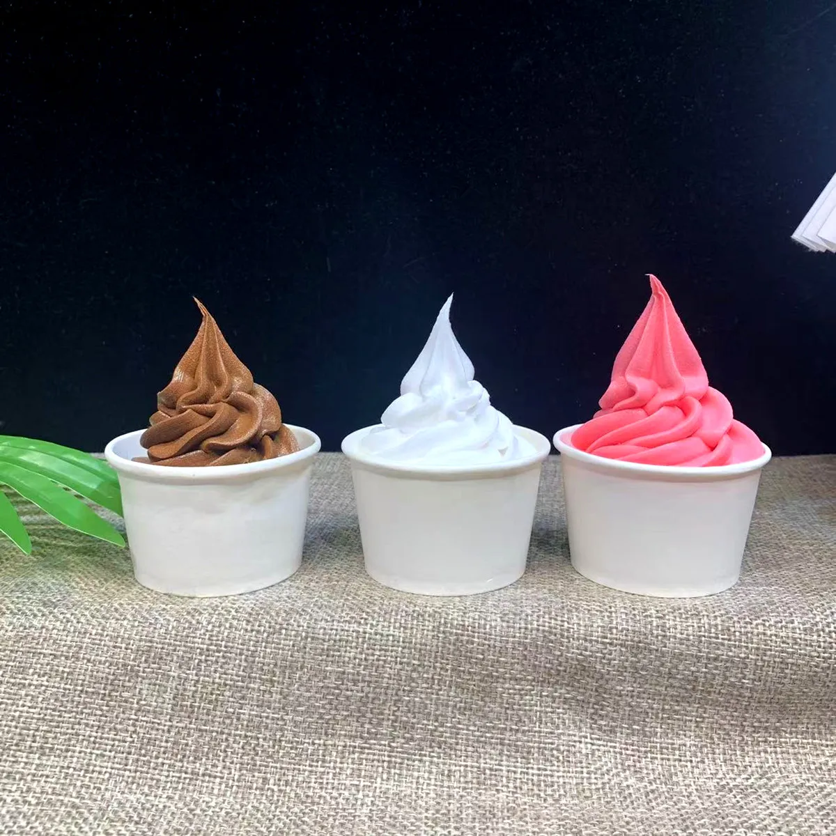 Realistic Fake Paper Cup Ice Cream Cone Prop Ultra Realistic Dessert Display for Bakery Shop Film Sets Party Decor Non-Melting