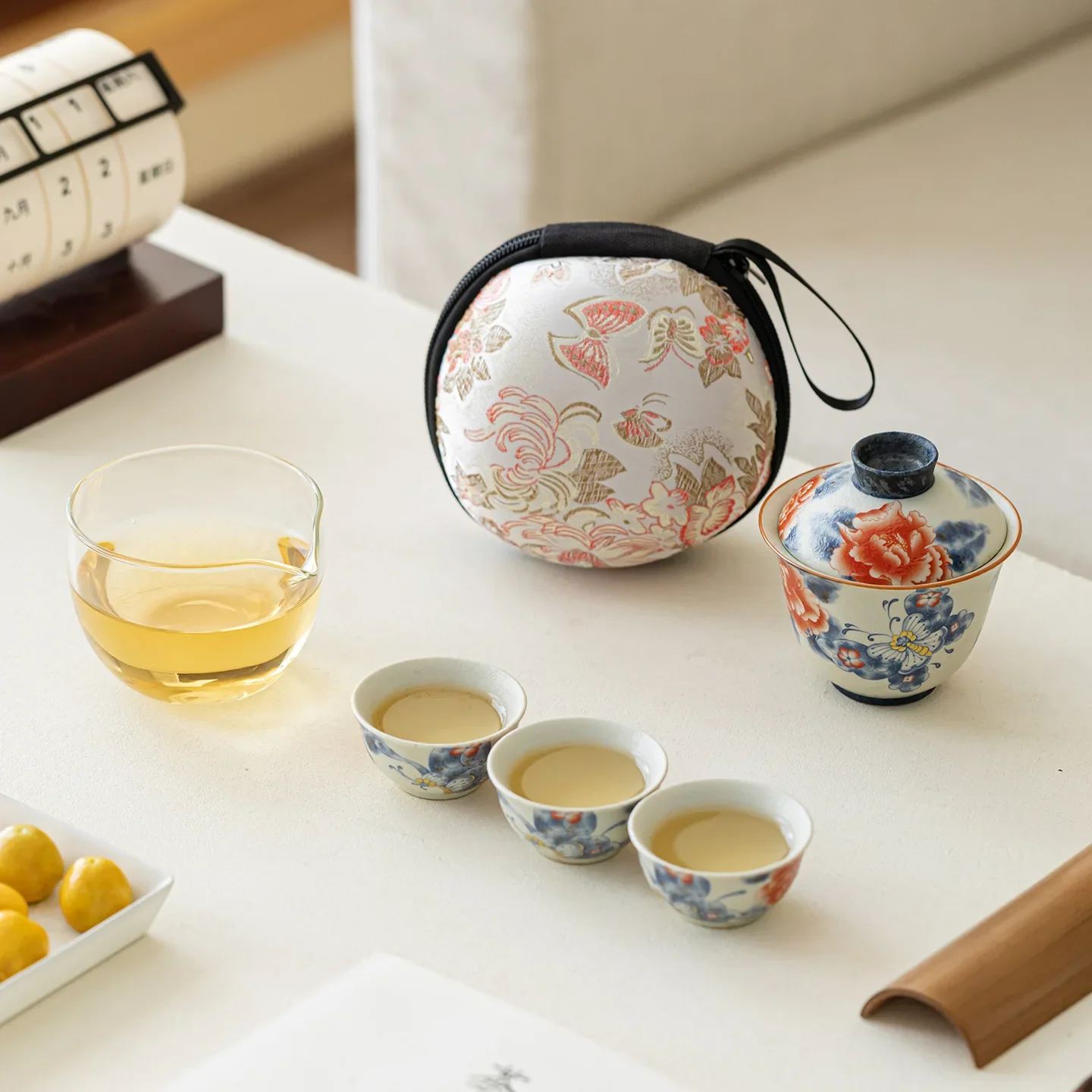 Colorful Designer Gift Dielian Peony Caramel Glaze One Bowl Three Cups Quick Cup Outdoor Camping Ceramic Travel Tea Set Portable