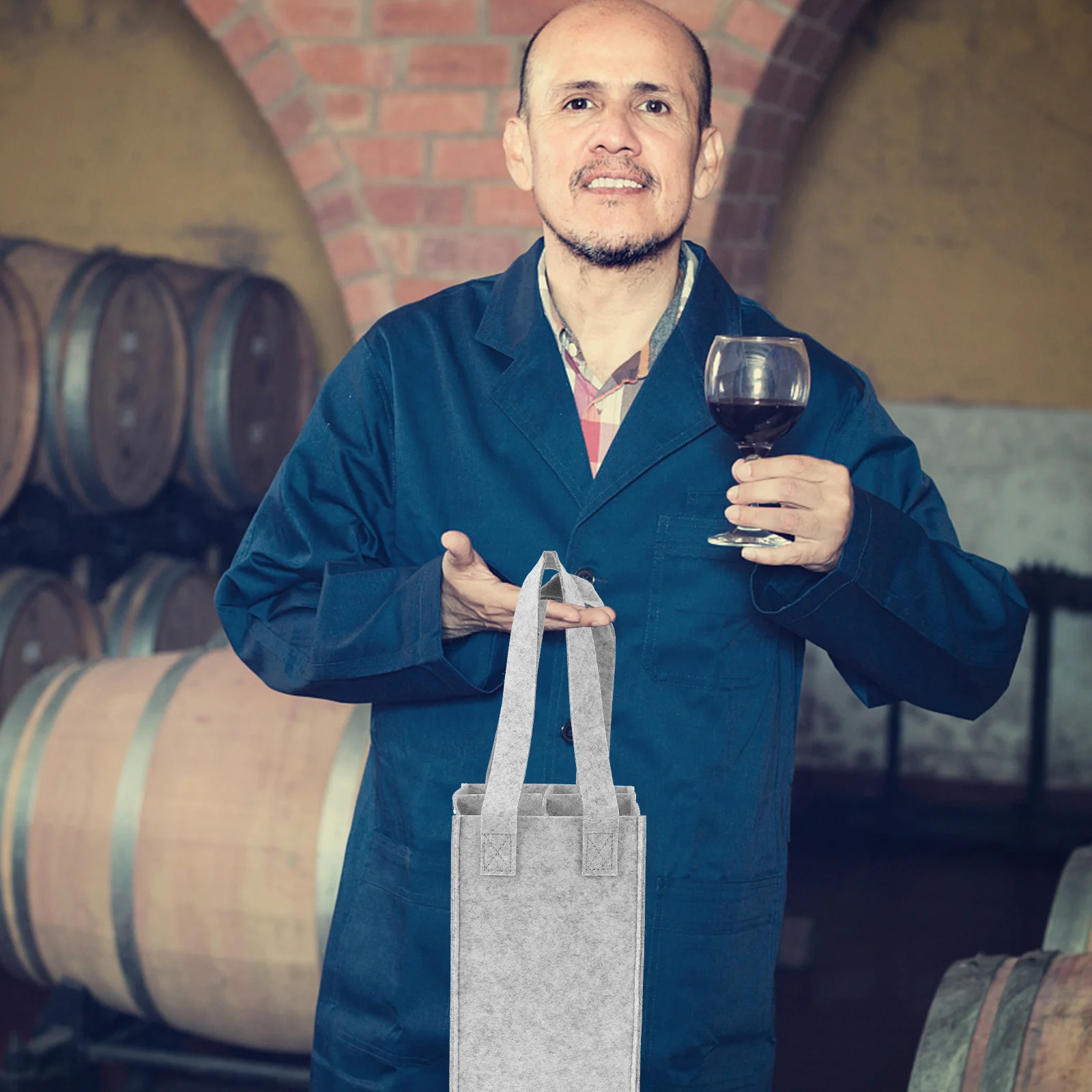 

1Pcs Felt Red Wine Bag Portable Wine Carrier Large Space Foldable Holder Gift Storage for Christmas Wedding Holiday Party Decor