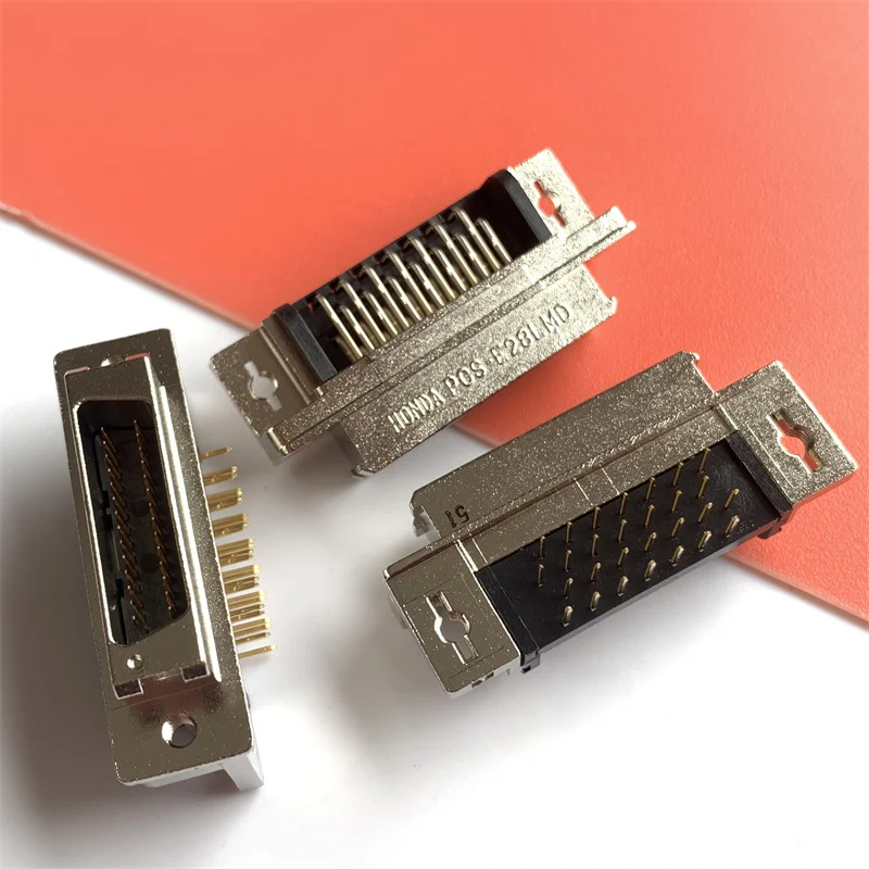1PCS PCS-E28LMD tipo de ranura SCSI importado Bendo 28P de 90 grados, macho, conector,