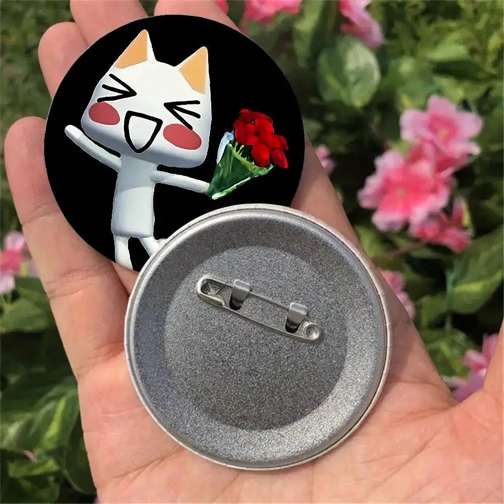 Inoue Toro دبابيس جديدة دبوس زر ناعم مضحك سخيف Gnarpy على لوح التزلج ميمي شارة ألعاب جمع الهدايا S