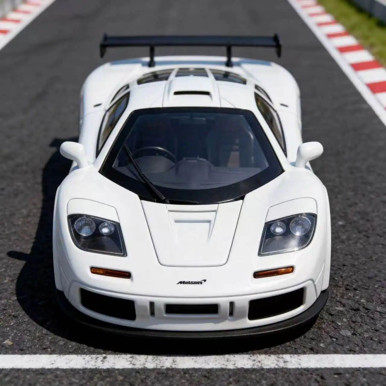 

Mini F1 Sports Car 1:32 Alloy Body Realistic Details Light Sound Rear Wheel Pull Back Interactive Play Toy For Children
