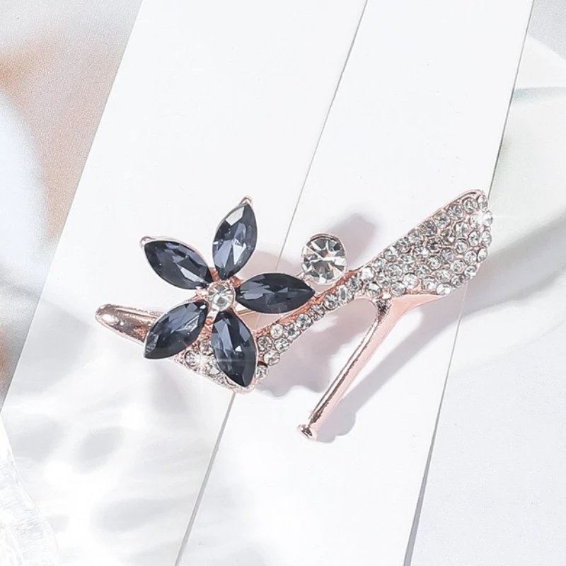 Vintage Blue Red Lady High-Heel Shoe Brooches for Women Rhinestone Crystal Luxury Female Party Jewelry