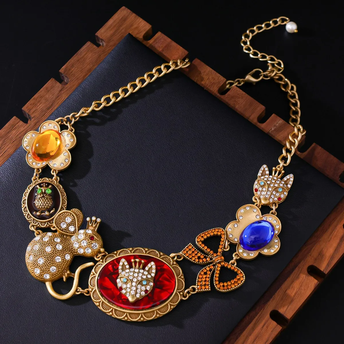 

Medieval vintage enamel animal flower necklace design exquisite claviclenecklace diamond pendant