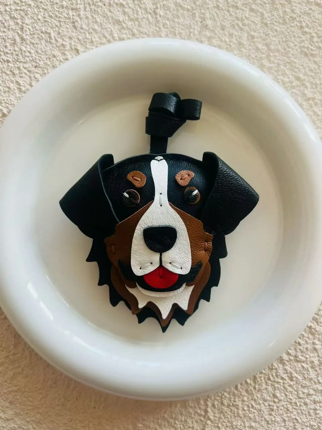 

Handmade leather German shepherd dog car keychain pendant bag pendant vintage gift