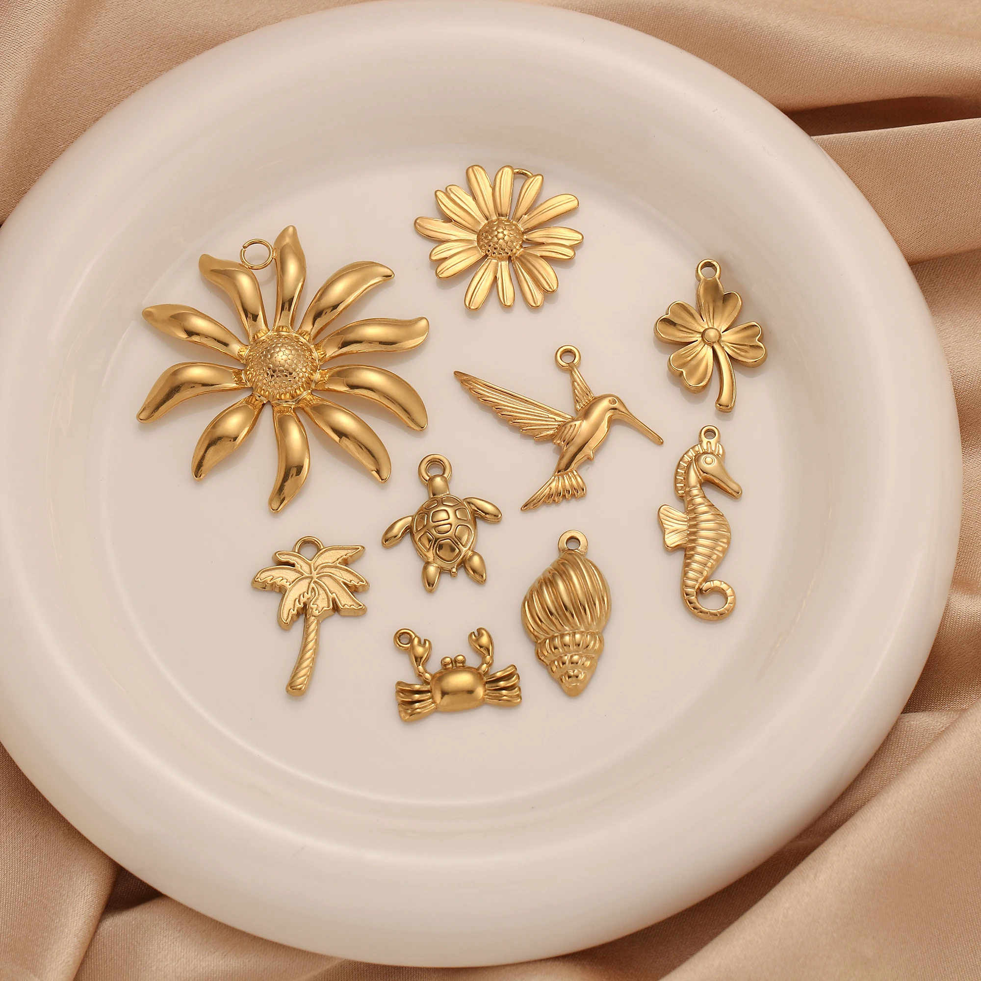 3Pcs Sun Flower/Clovel/Tropical Palm Charms Stainless Steel PVD Gold Plated Women Pendants DIY Necklace Bracelet Jewelry Making view 2