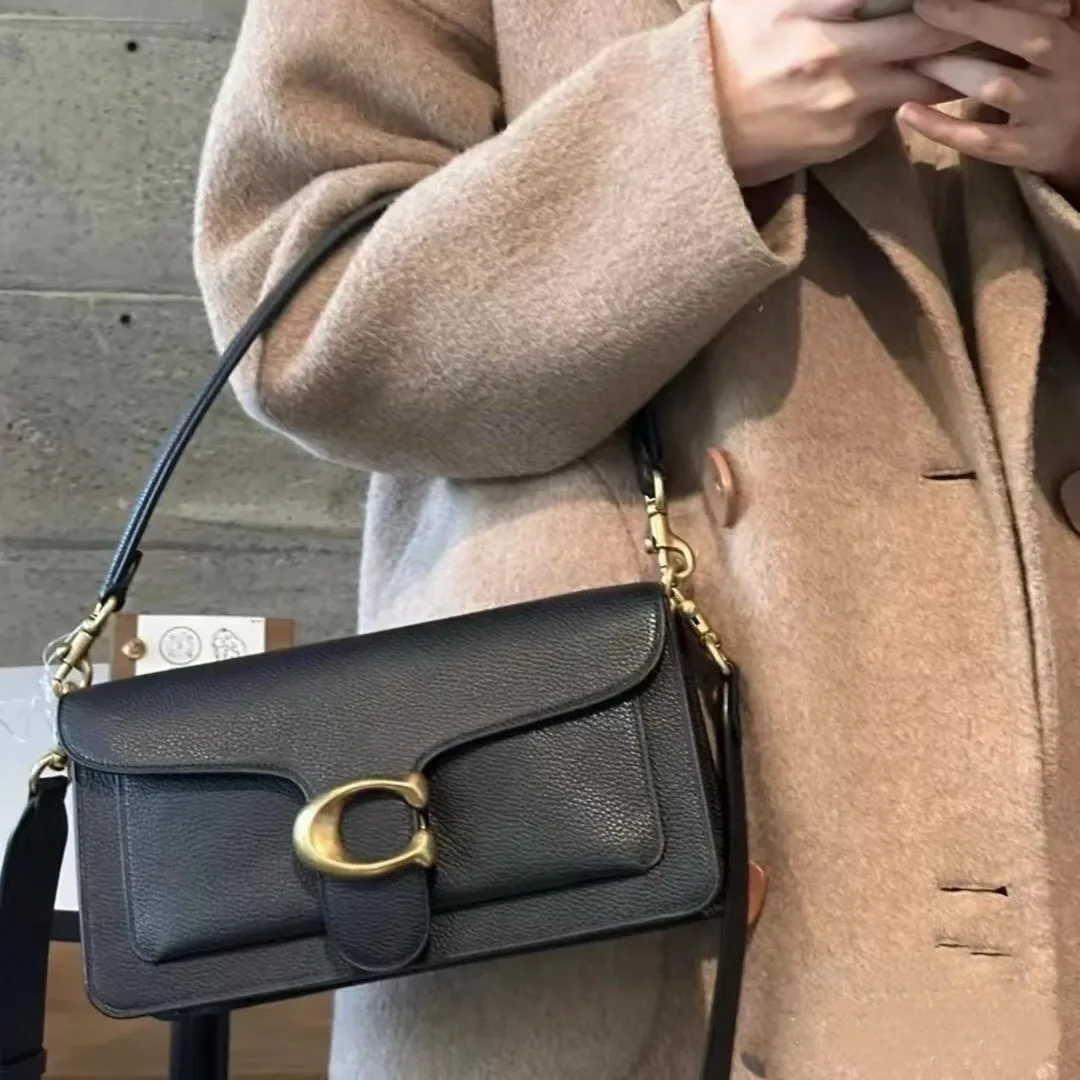 

Сумка-кроссбоди Caviar Grain Small Square - минималистичный и модный дизайн, портативная женская сумка для повседневного использования.