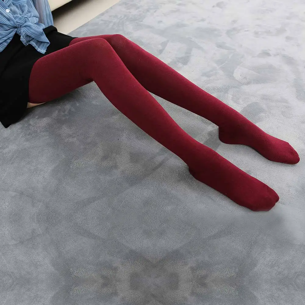 Verlängerte, hochelastische, einfarbige lange Socken für Damen – Detail 7