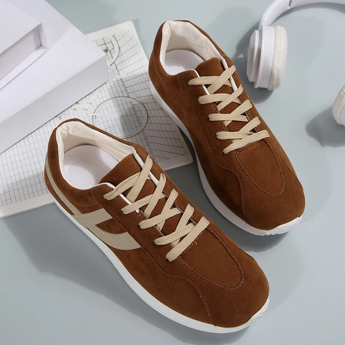 Women's Casual Breathable Sports Shoes Spring Autumn Seasonal Retro Style Round Toe Comfortable Flat Shoes for Women - view 4