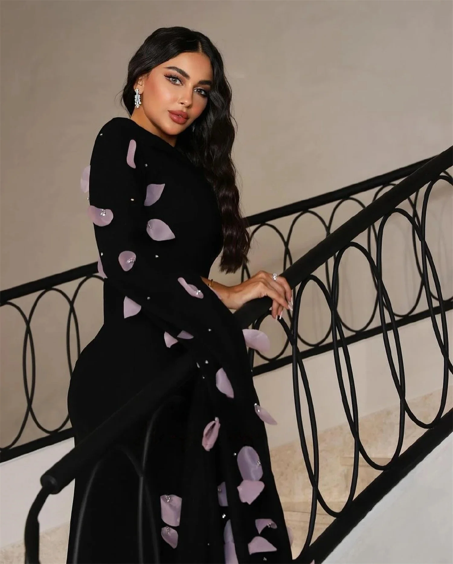 블랙 플로럴 롱 슬리브 맞춤형 행사 드레스 이브닝 드레스 파스트롤 유니섹스 저지 레트로 두바이 사우디 아라비아 프롬 맞춤형