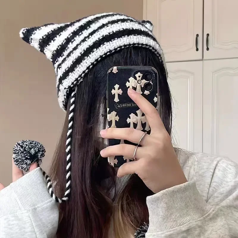 Topi beanie rajut Harajuku Amber Y2K, topi bergaris setan Jepang buatan tangan telinga kucing, topi hangat musim gugur dan dingin untuk wanita