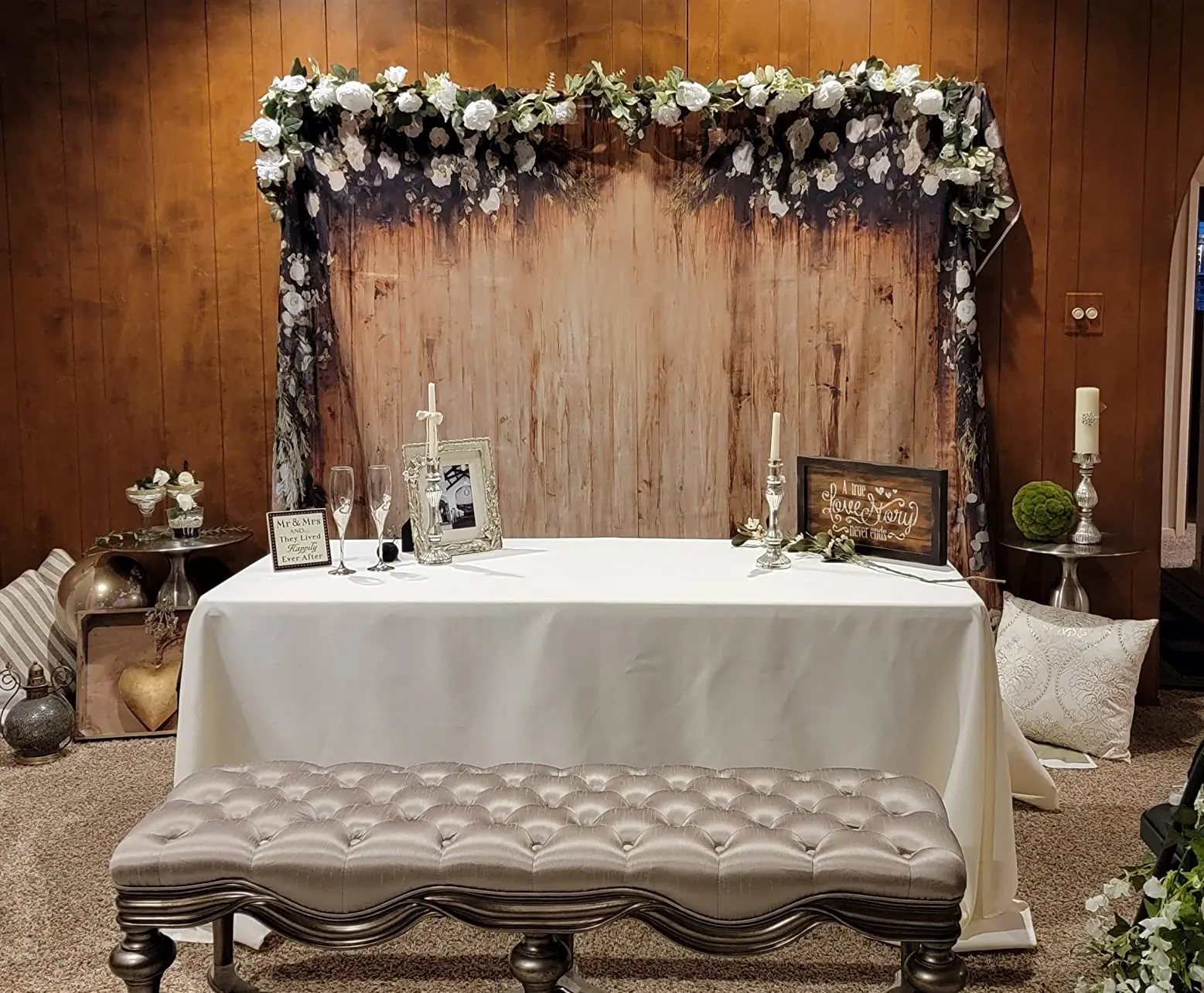 結婚式の背景花の壁ブライダルシャワーmrと時間の受付パーティーのロマンチックな写真の背景の装飾