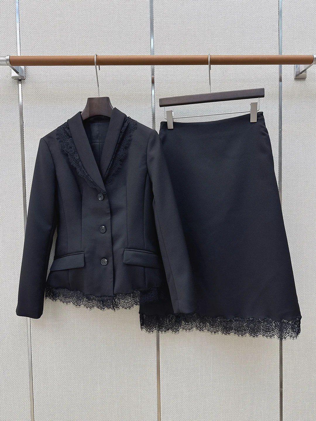 Retro collar three-dimensional lace flower splicing slim fit suit jacket high waist loose half skirt fashionable women's set