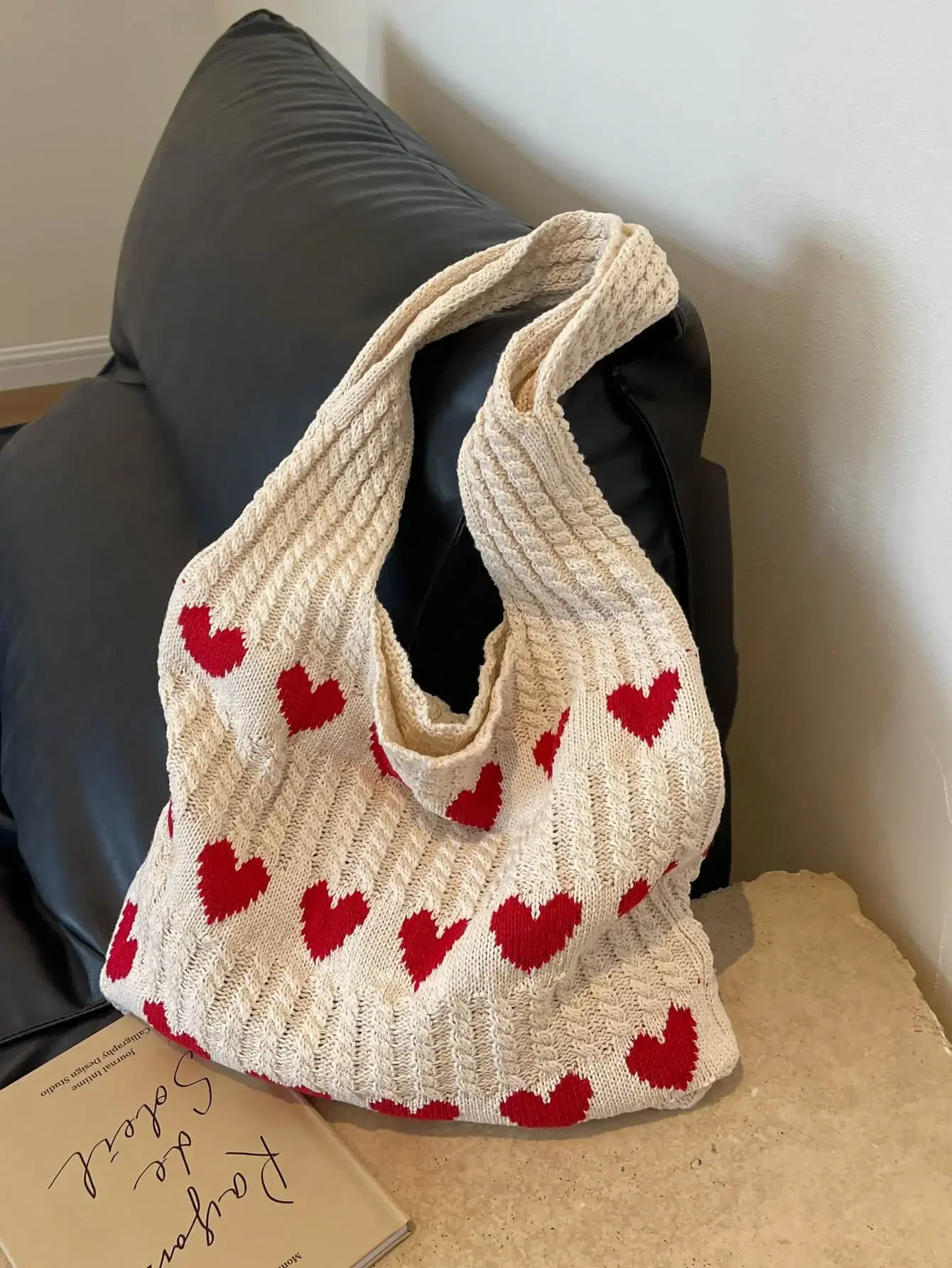 1pc Heart Pattern Color Blocking Crochet Handbag Shoulder Bag Large Capacity Fashion Beach Bag Versatile Commute Bag Large Bag