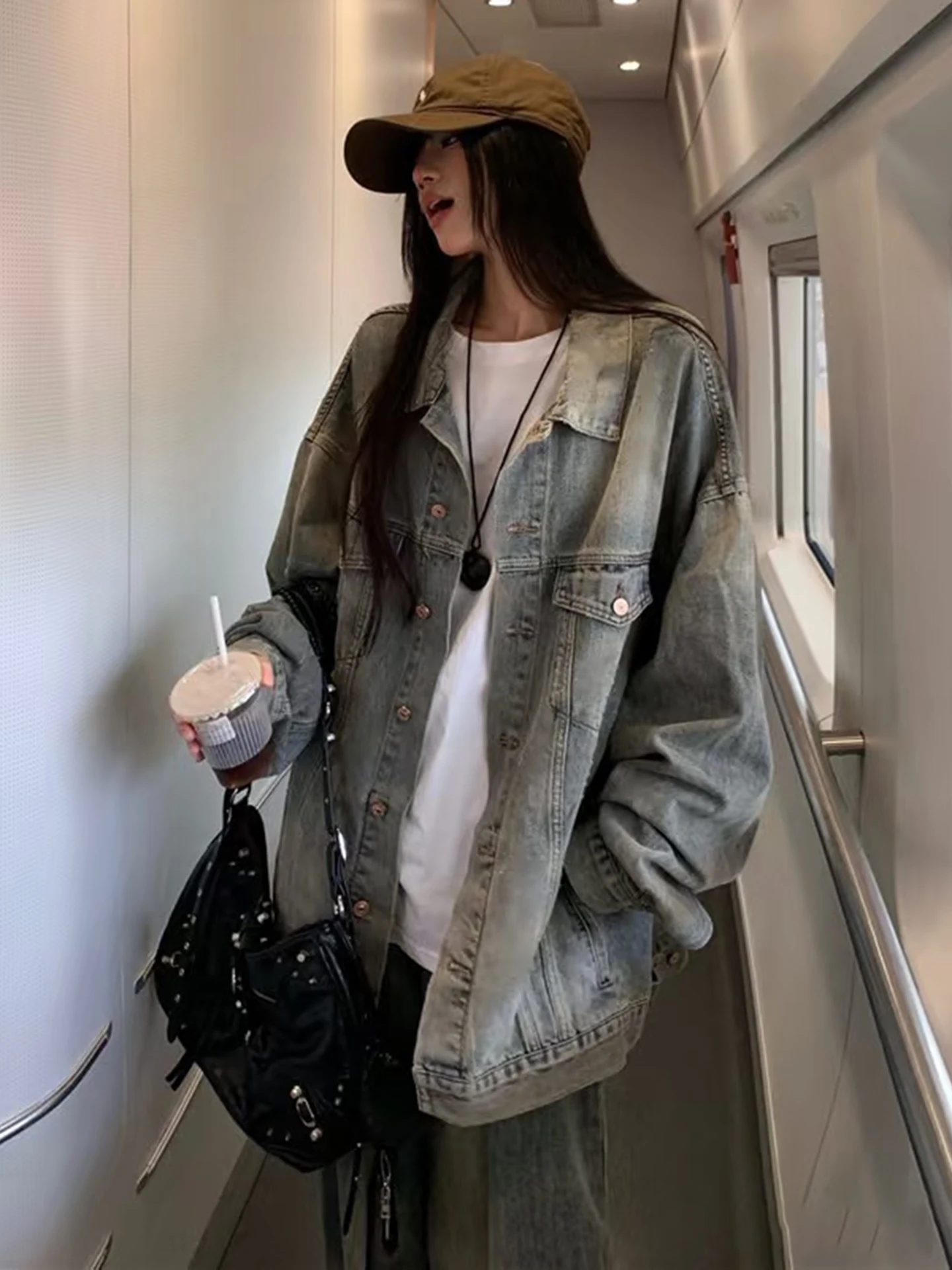 

Женская свободная куртка из выцветшего синего денима в корейском стиле, весенняя верхняя одежда, с воротником, длинными рукавами и застежкой на пуговицы