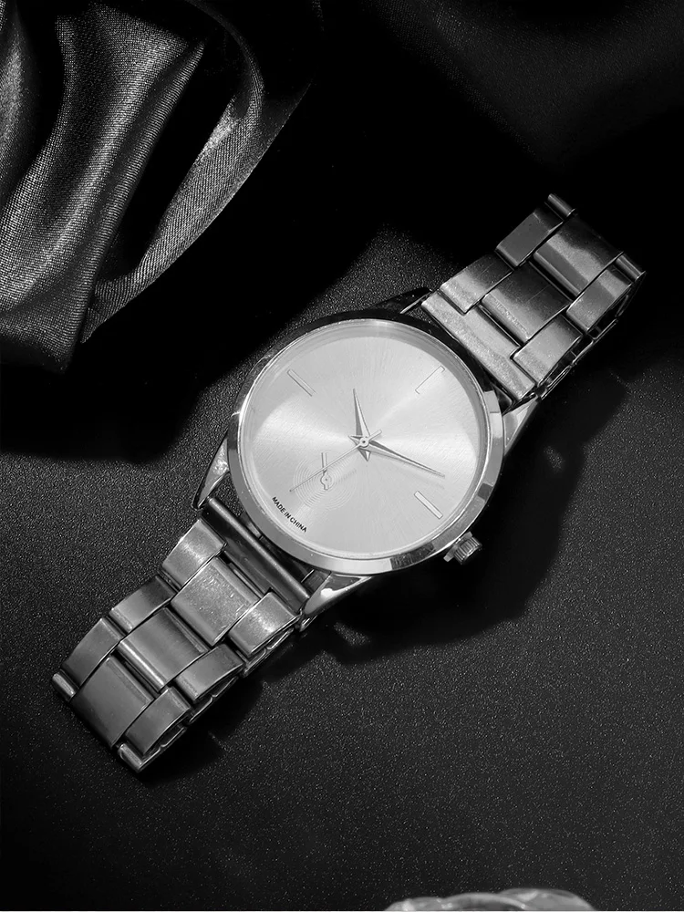 Montre à quartz et collier de couple polyvalents, bracelet en acier, paire décontractée, mode, 4 pièces