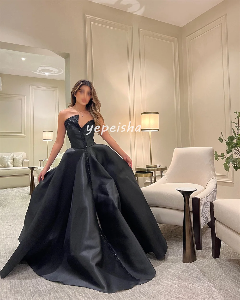 فساتين طويلة مخصصة معقدة متألقة مطرزة بالترتر على شكل حرف a بدون حمالات فساتين مناسبة مخصصة عالية الجودة رسمية