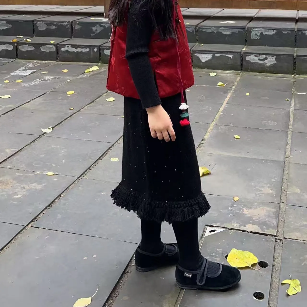 2025 Winter New Girls Skirt Beaded Fringed Skirt Knitted Black Skirt Fashion Casual Baby Warm Fashion Casual