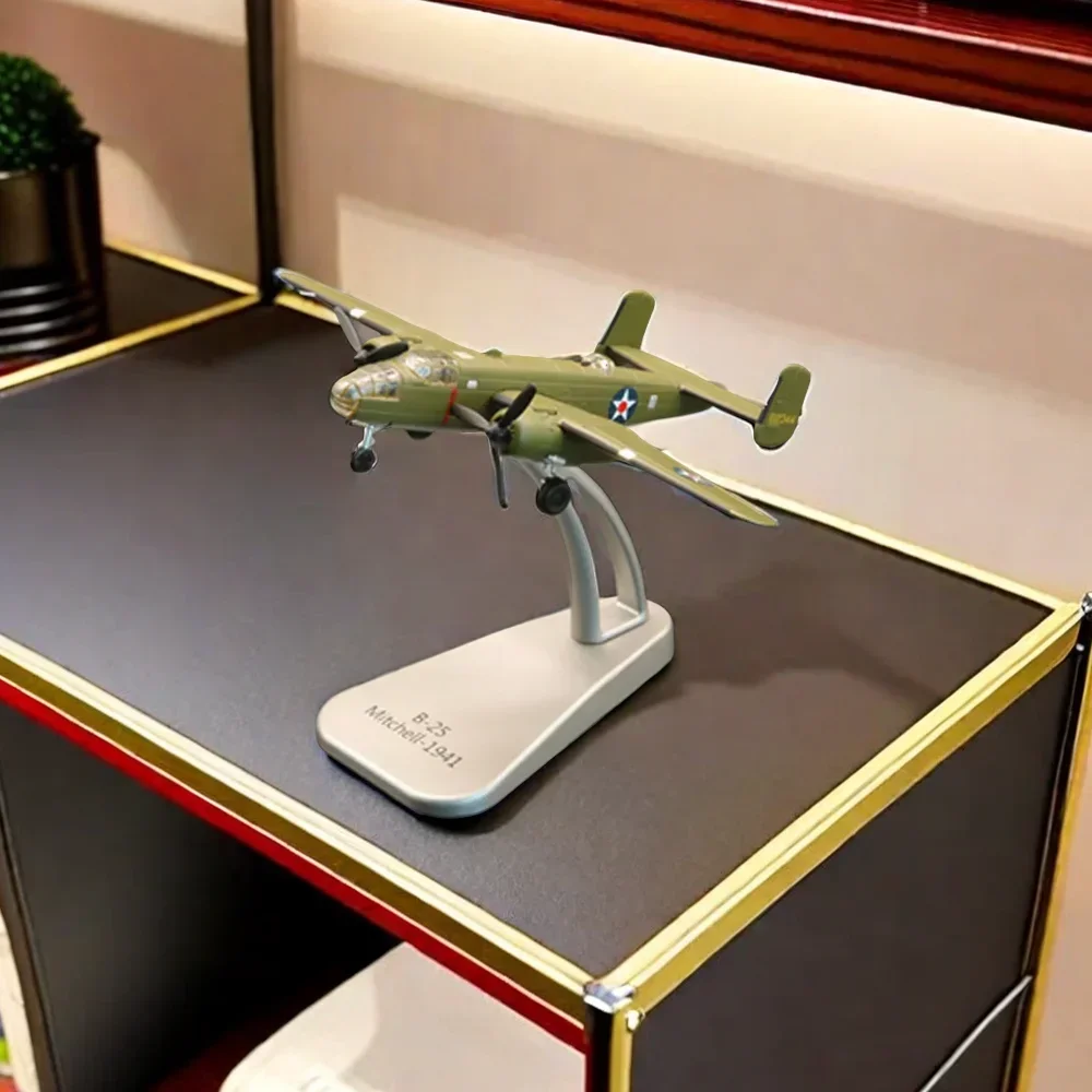 2024 New Hot Sale Diecast 1/144 Scale  B25 Mitchell Bomber Alloy Model Airplane Toy Simulation Military Ornament Ouvenir Gift