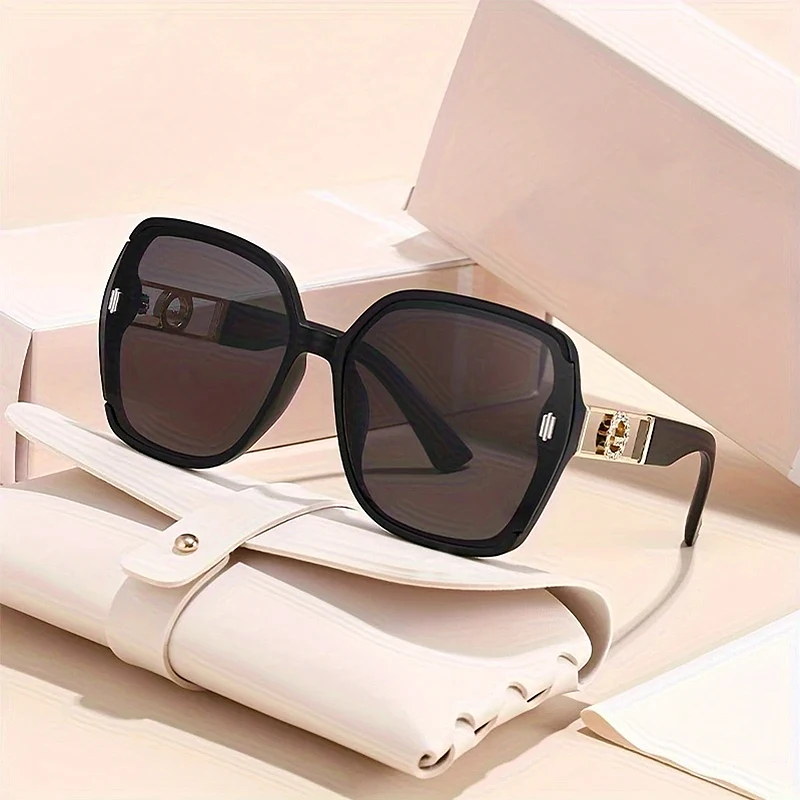 Women's Classic Retro Rectangular Fashion Glasses - Stylish Pc Frame and Decorative Lenses