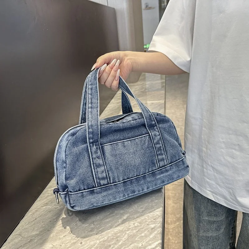 

Premium Leather Crossbody Bag For Ladies, Adjustable Strap And Spacious, Elegant Classic Messenger Handbag By Brand