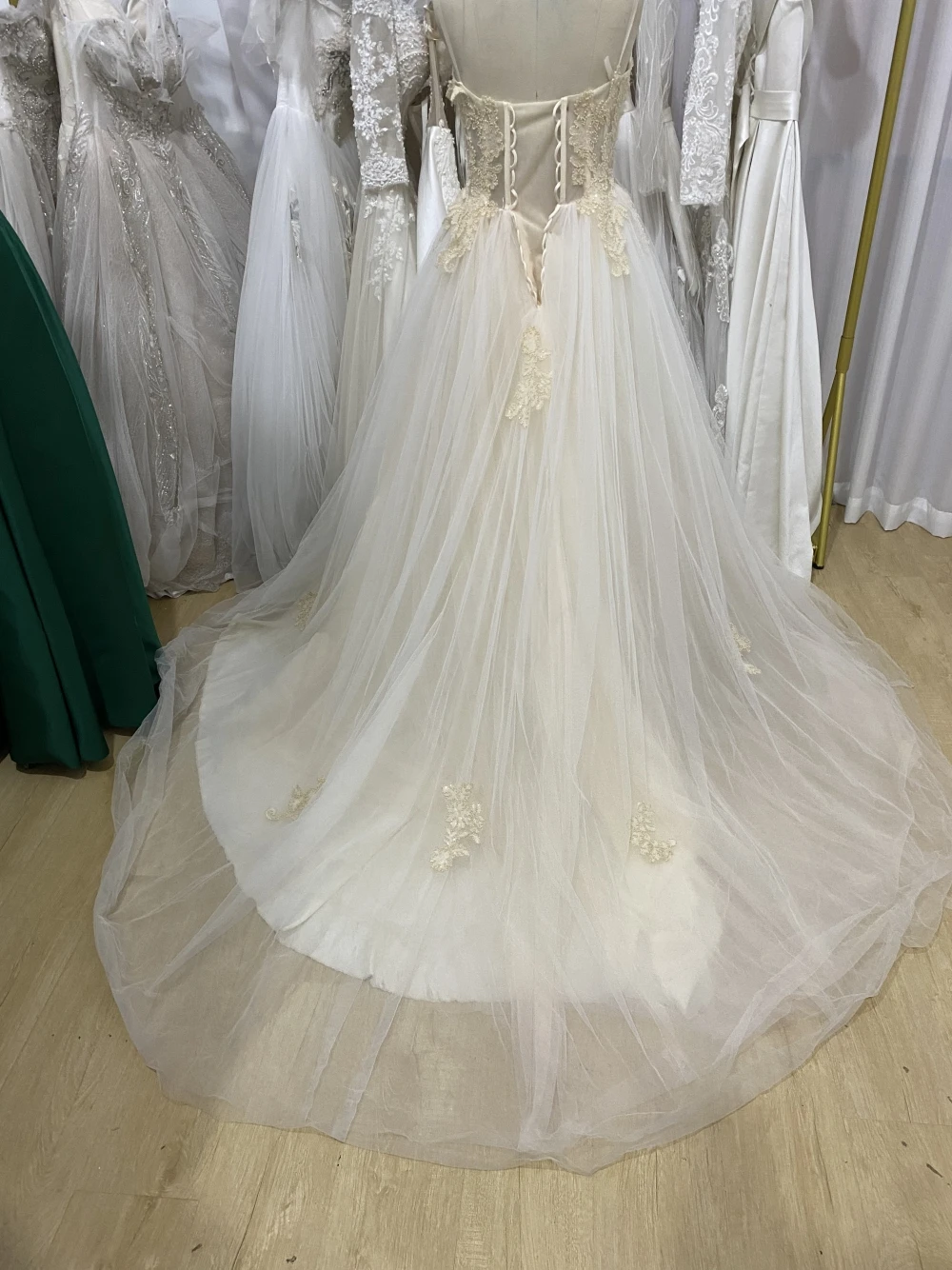 CloverBridal Layak kualitas tinggi tali Spaghetti Heaviily manik-manik sampanye A-line gaun pernikahan Tulle vestido de novia ZD07