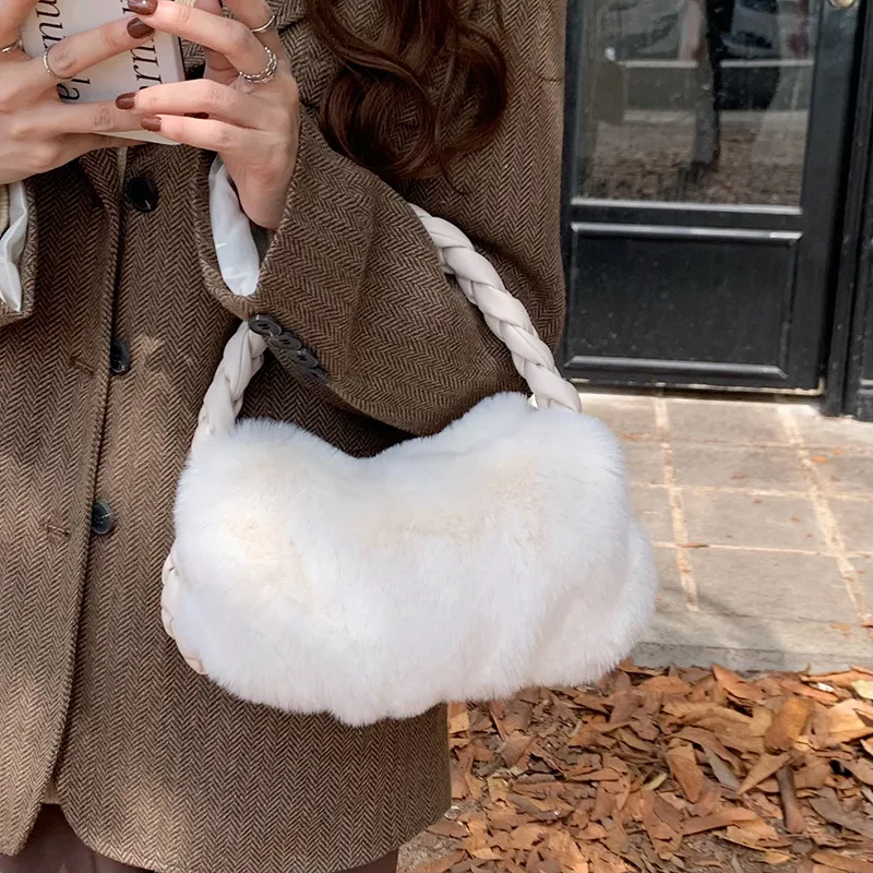 

TRSYPHXM 2024 new Small niche design cloud bag handbag for women 2024 winter new versatile texture plush handbag