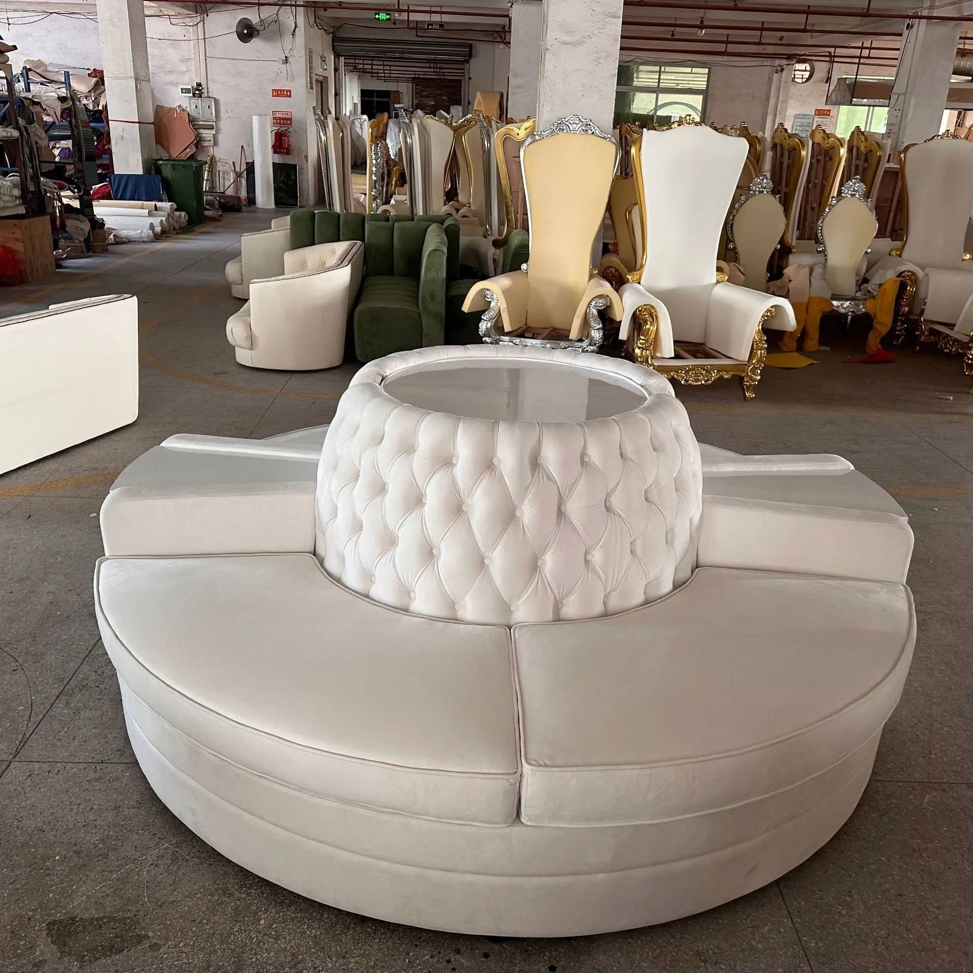 

Manufacturer wholesale light luxury hotel club hall clothing store rest area backrest round sofa