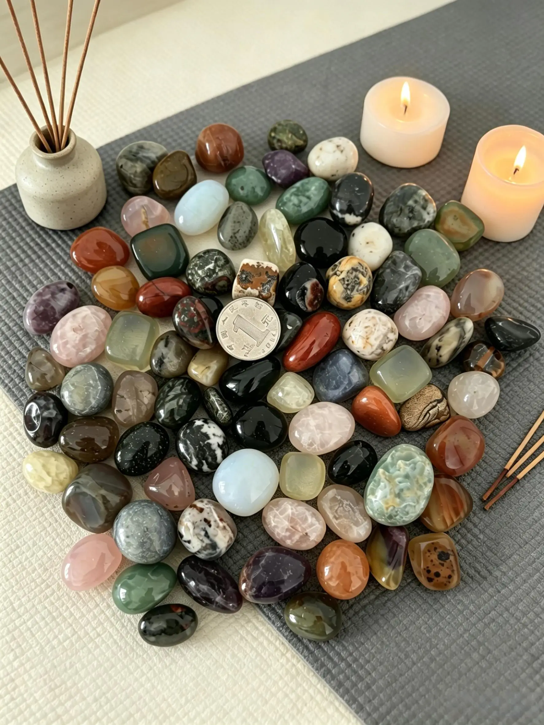 7Pcs Random Natural Mixed Tumbled Stones 15-30mm Assorted Healing Crystal Palm Stress Relief Stones for DIY Resin Craft Fish Tan