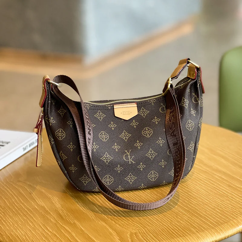 High value new large capacity dumpling bag fashion ins versatile underarm shoulder messenger bag going messenger bag