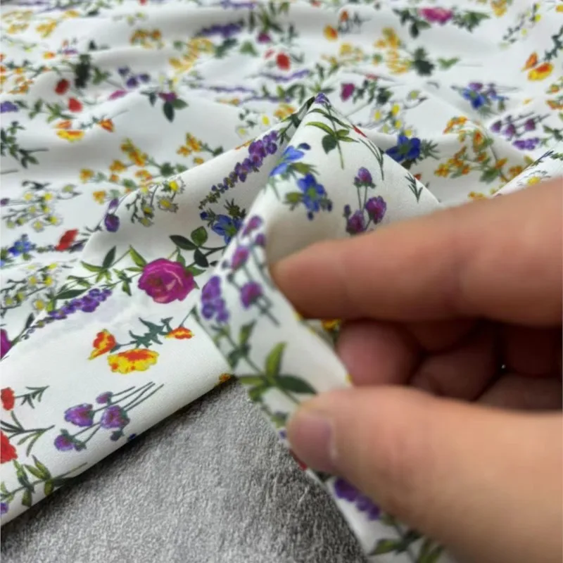 ใหม่ผ้าไหมยืดหยุ่นผ้าเครปคู่ชุดเสื้อกระโปรง