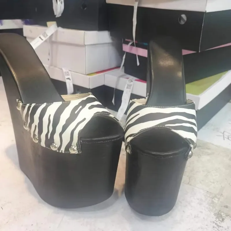 DIZHUANG-Chaussures à talons hauts pour femmes, pantoufles à la mode, talons compensés d'environ 22 cm de hauteur Chaussures d'été à motifs pour femmes.