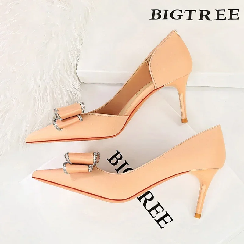 BIGTREE 2024 Fashion Nightclub Pumps 7cm tacchi alti moda seta punta a punta laterale Hollow Shiny Crystal Bowknots Lady Prom Shoes