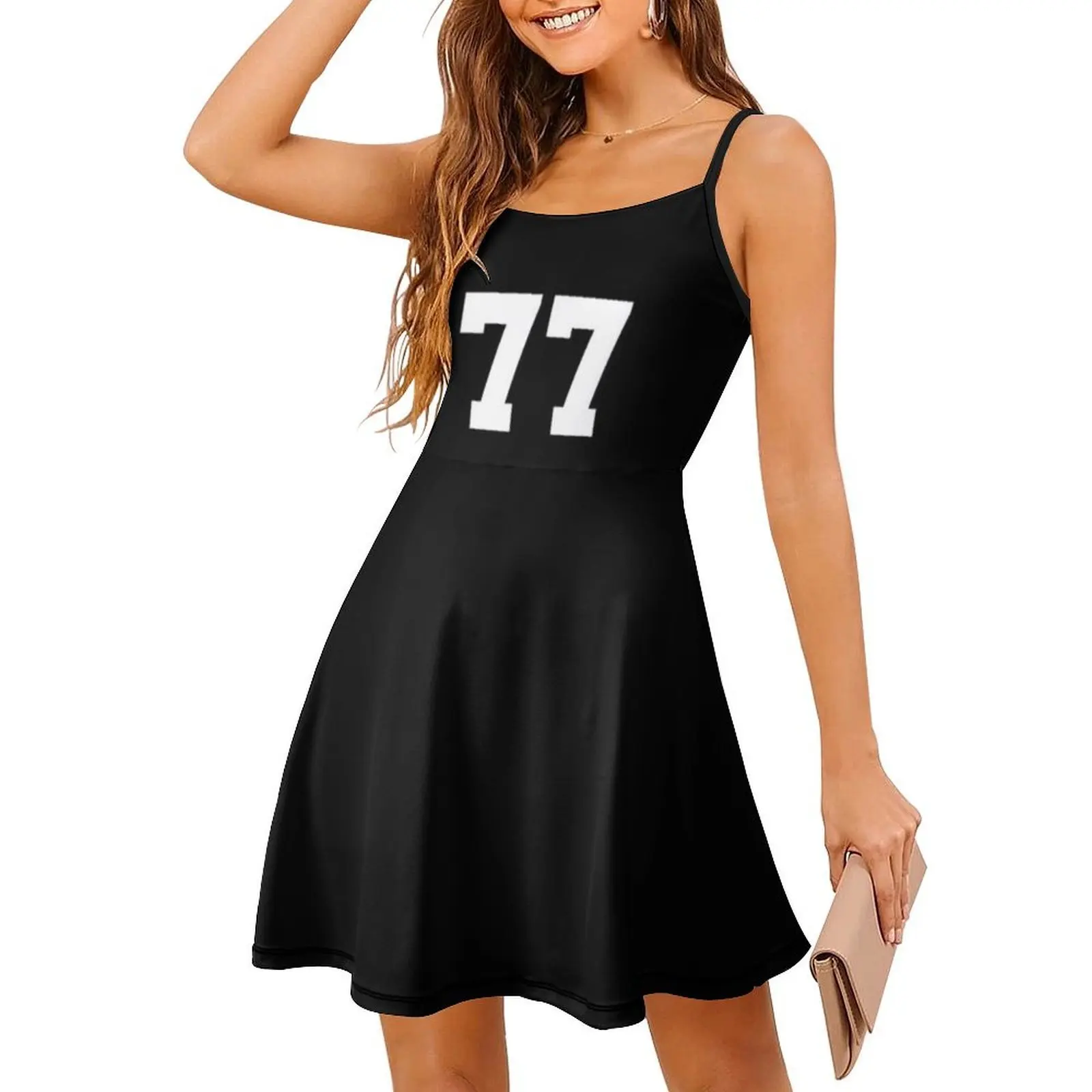 77 سبعة وسبعة فستان بوهيمي أبيض بدون أكمام متعدد الطباعات لحفلات عطلة الشاطئ وأرقام خط الجامعة