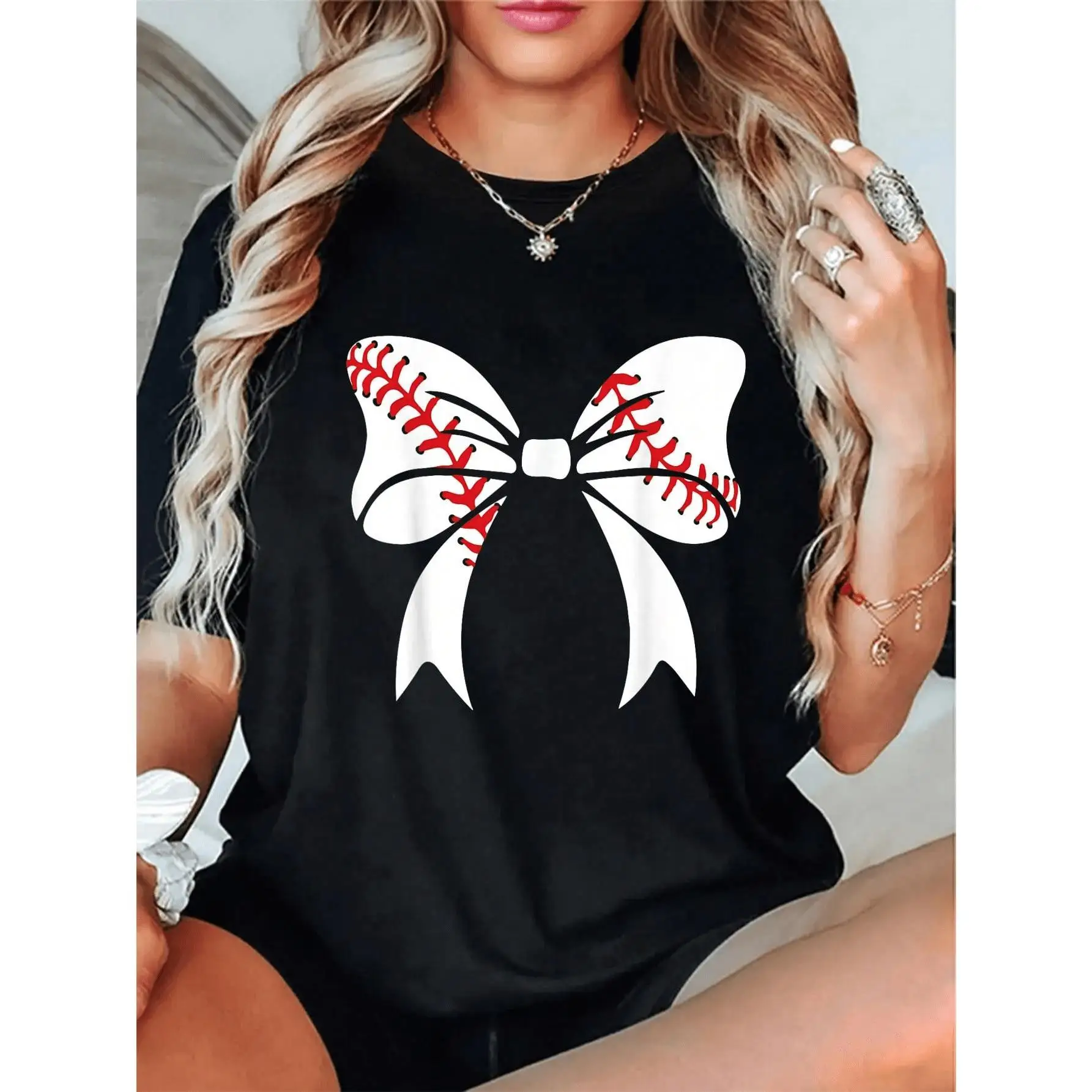 

Baseball Bow T-shirt Women Cute Graphic Tee Game Day Tops Sports Mom Oversized Loose Fit Casual Streetwear