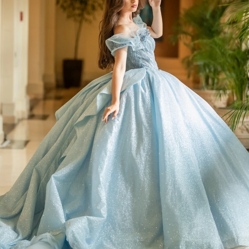 

Sky Blue Shiny Quinceanera Dresses Off Shoulder Ball Gown Sweet 16 Dress Beading Crystal Tull Birthday Party Vestidos 15 De Anos