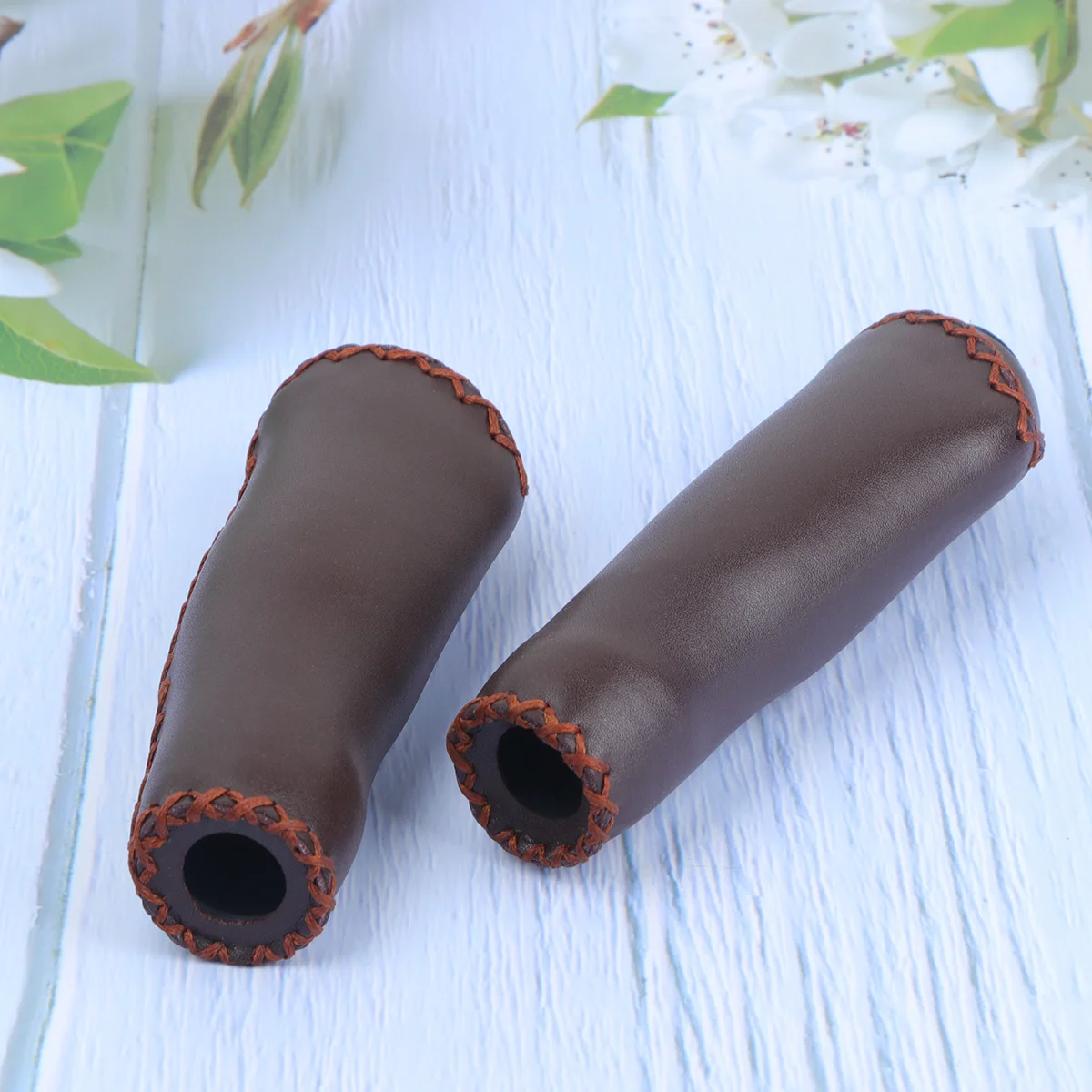 1 زوج ستوكات المقود القبضات Tpr عدم الانزلاق امتصاص الصدمات تصميم مريح للدراجة البني غطاء الخياطة اليدوية