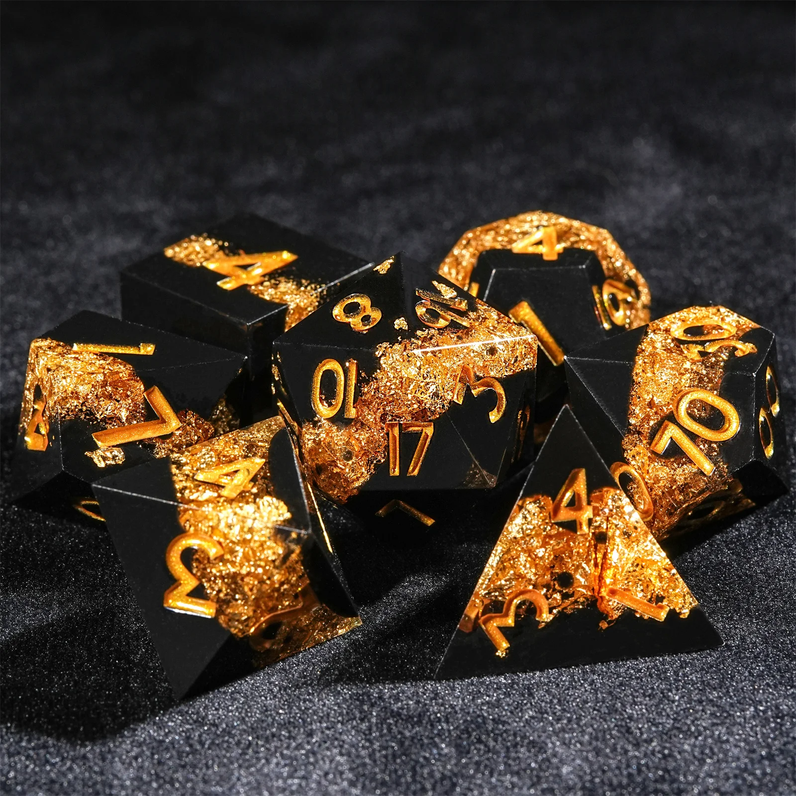 7pcs DND Dice Resin Black Golden Dice Gold Word TRPG D&D Board Games Dungeons Dragons TRPG Polyhedral Digital Dice Table Game