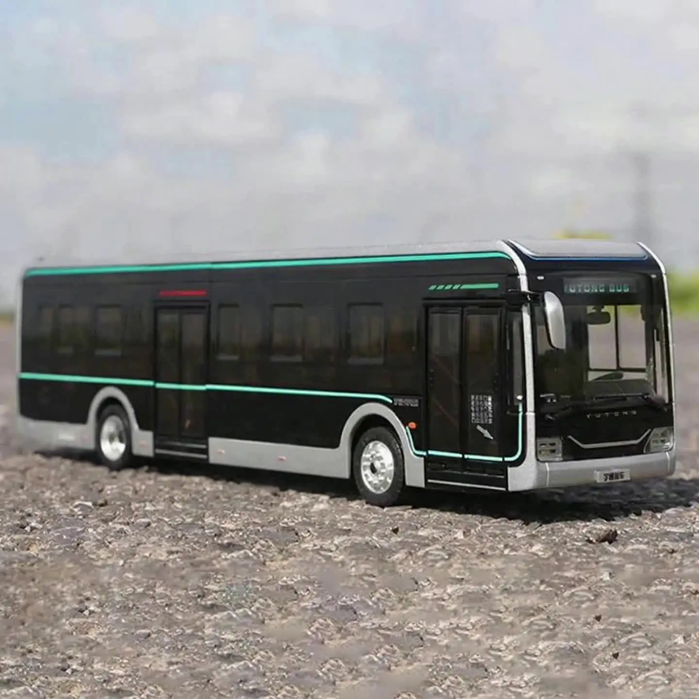 1:43 Black Yutong U12 Electric Bus Model Metal Diecast