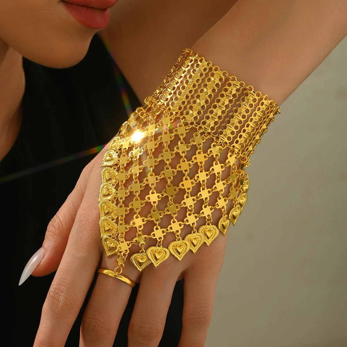 

Vintage Elegant Hollow Heart Pendant Bracelet, Middle Eastern Ethnic Style For Dance Party Performance Accessory