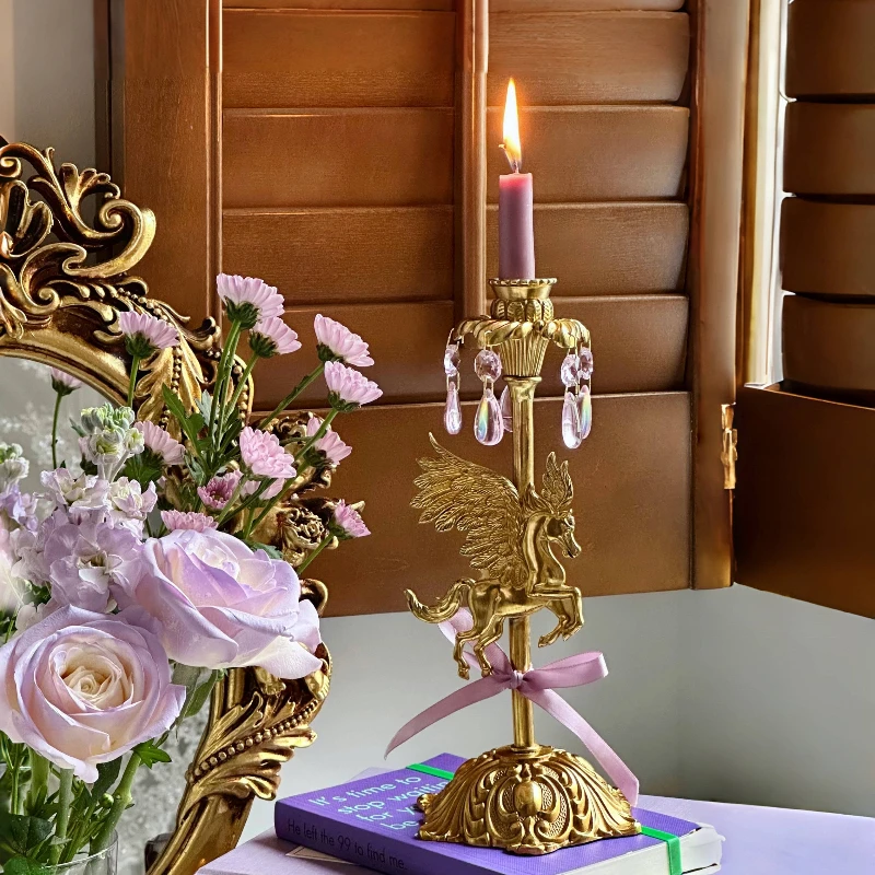 

Vintage candlestick crystal ornament, restaurant atmosphere ornament